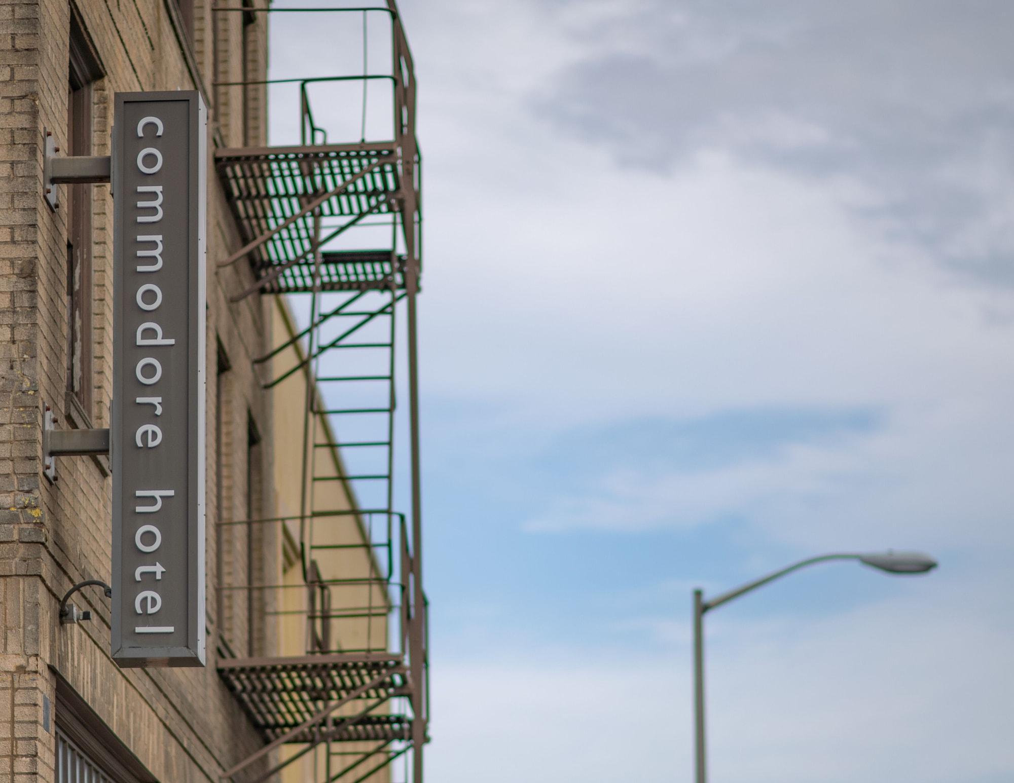 Commodore Hotel 아스토리아 외부 사진