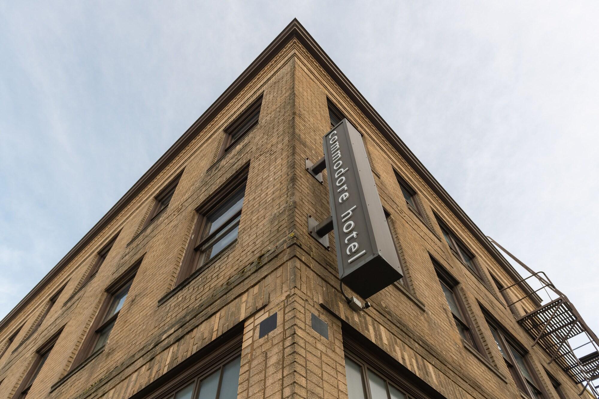 Commodore Hotel 아스토리아 외부 사진