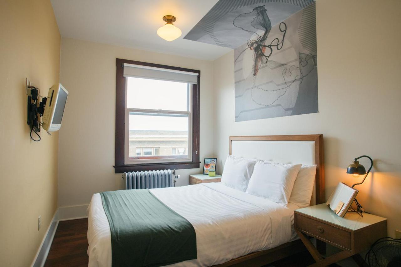 Commodore Hotel 아스토리아 외부 사진