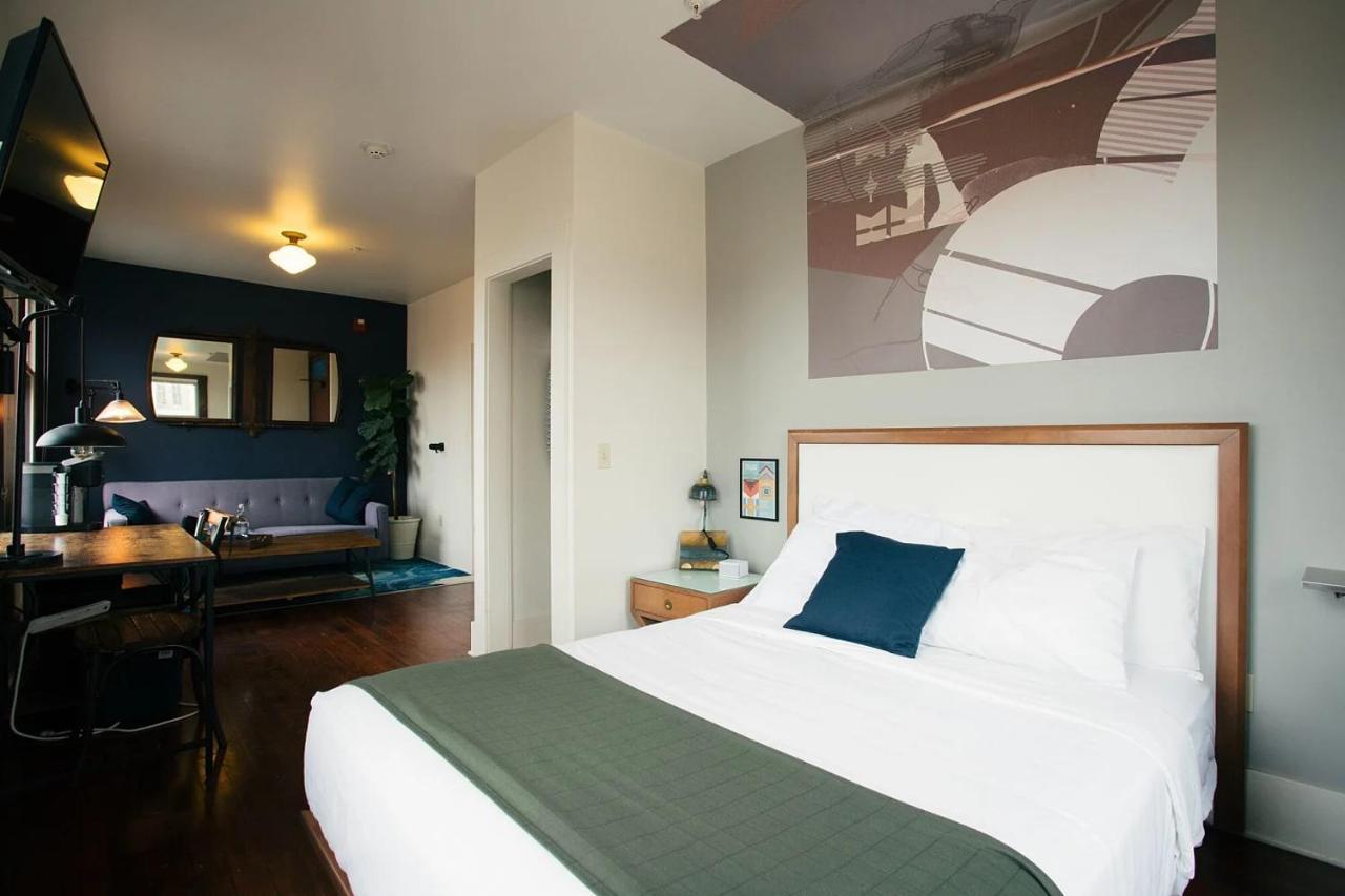 Commodore Hotel 아스토리아 외부 사진