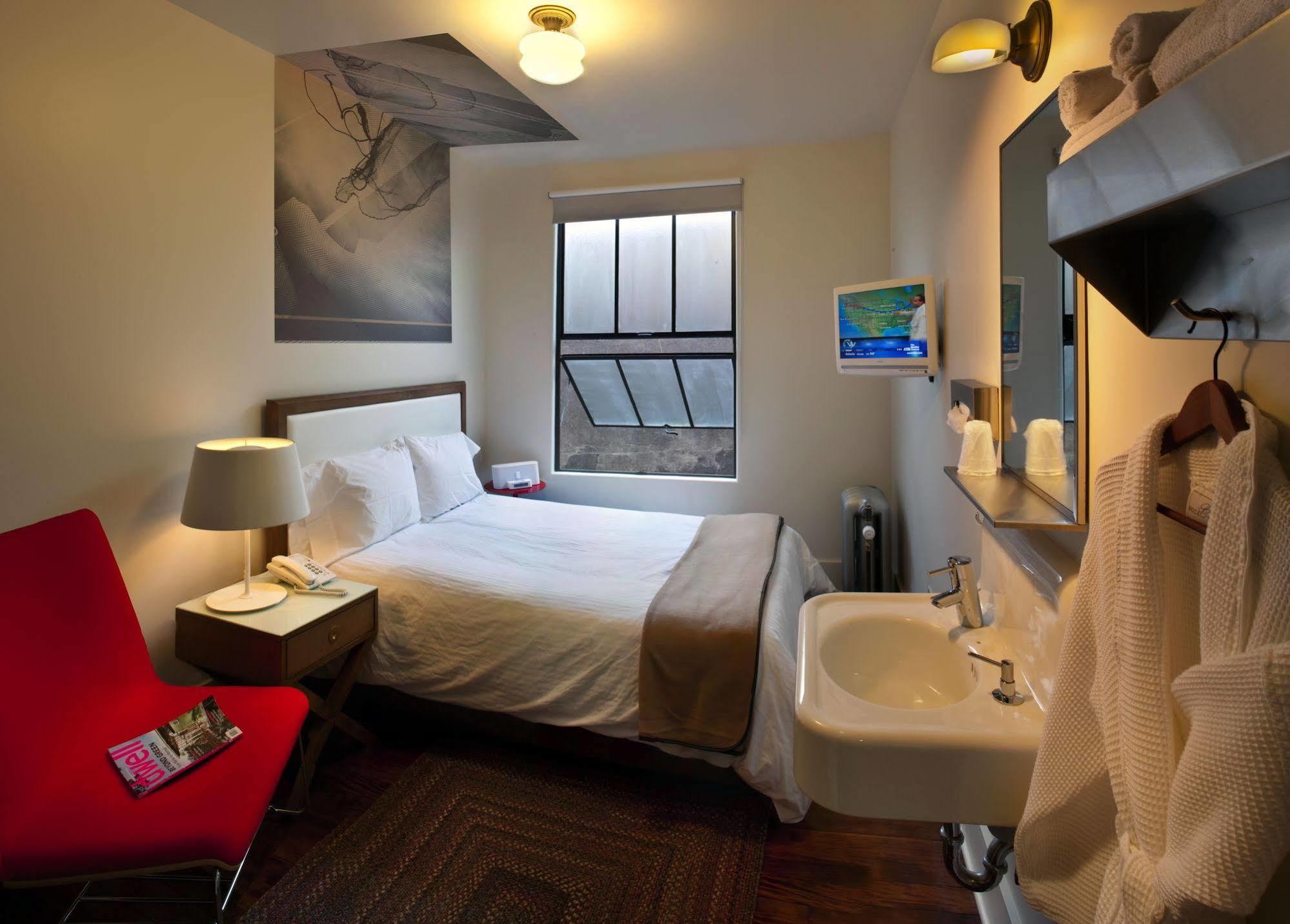Commodore Hotel 아스토리아 외부 사진