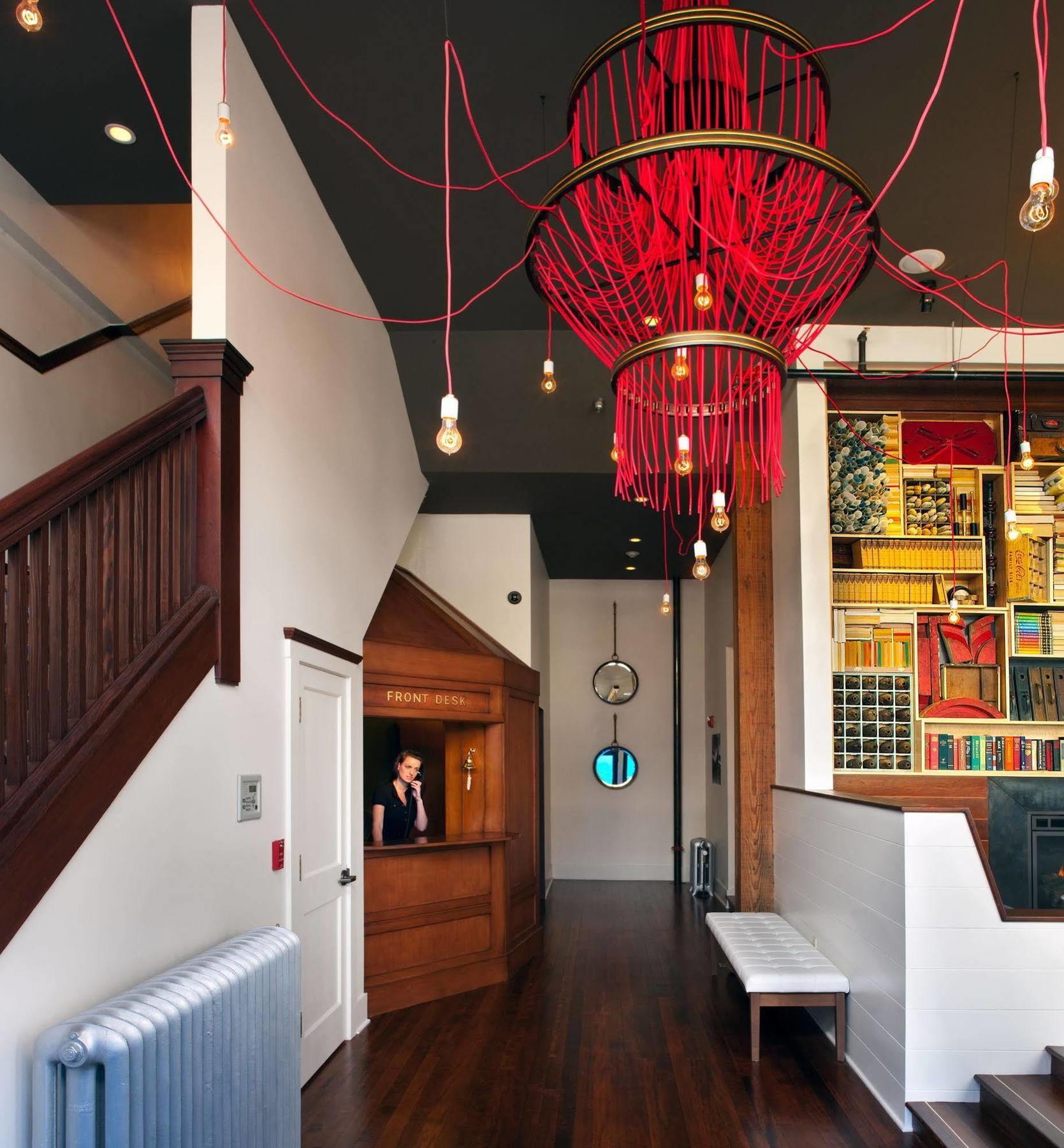 Commodore Hotel 아스토리아 외부 사진